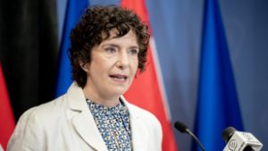 Vitanapon csaphat össze a kormány és az ellenzék, Dobrev Klára még mindig „Zsolti bácsit” emleget