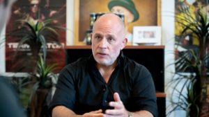 Dopeman reméli, hogy sok pénzt fog kapni azért, mert politizál