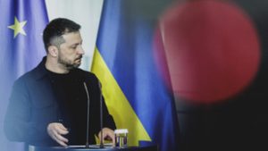 Leáldozóban Zelenszkij csillaga? Kényszerpályákon az ukrán elnök