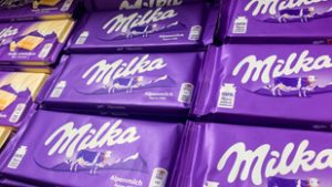 Beperelik a Milka gyártóját, miután észrevétlenül vékonyabbak lettek a csokitáblák