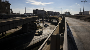 Megemelték a Flórián téri felüljárót