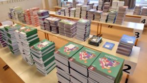 Népszava: Több iskolában is figyelmeztették a tanárokat, hogy csak az állami kiadású tankönyveket használhatják