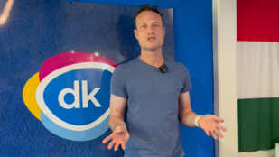 Nem létező mentelmi jogára hivatkozva kerülte el a bírósági tárgyalást a DK egri politikusa