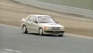 Bárki megvásárolhatja a Formula–1 legendájának autóját, ha van elég pénze