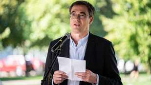 A buszok állapotáról vár leveleket a kormányhivatal, Karácsony Gergely szerint másról kellene írni nekik