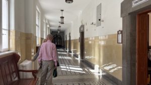Szabadon távozhatott az apa, akinek a fegyverével lőtte fejbe magát egy gyerek Budapesten