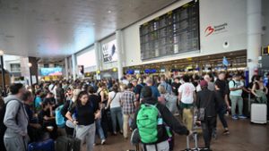 Tovább súlyosbodik a káosz Európa repterein, több tucat járatot töröltek