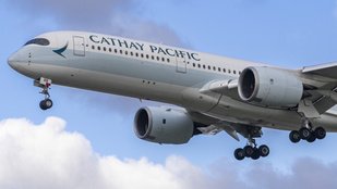 Közeleg a veszély Hongkongban, több mint 500 repülőjáratot töröltek