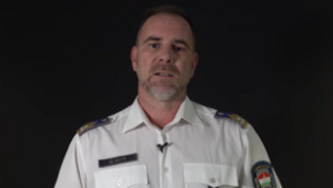 Rendkívüli videóüzenetet adott ki a rendőrség: visszautasítják a kollégák magánéletében való vájkálását