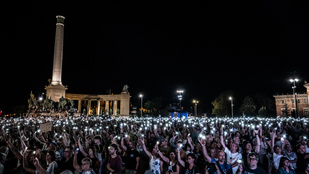„Tégy a gyűlölet ellen, te rohadék!”*