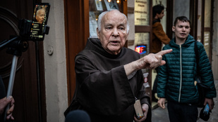 Gyilkoljuk meg a harangozó papot!