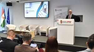 Veszélyben a gyermekeink, láthatatlan fenyegetésről beszéltek magasrangú kormányzati tisztviselők