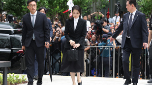 Miniszteri kinevezést is lehetett venni, ha a first lady anyja kapott egy arany nyakláncot