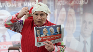 Az idei év legkiélezettebb választásán döntenek a választók nyugat és kelet között