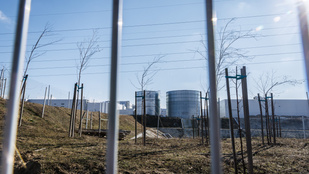 Pert indít a villanyszerelő, akit hétezer volt rázott meg a gödi akkumulátorgyárban és nem kapott kártérítést