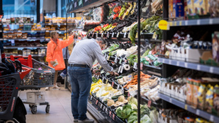 Így lesznek nyitva a boltok a négynapos hosszú hétvégén