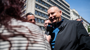 Ellenpont: Ruszin-Szendi Romulusz arra kéri az időseket, hogy a fiatalok kedve szerint szavazzanak a Tiszára
