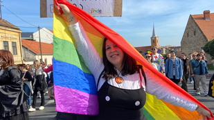 Beavatkoztak a rendőrök: szélsőjobbosok állták útját a Pécs Pride felvonulásnak
