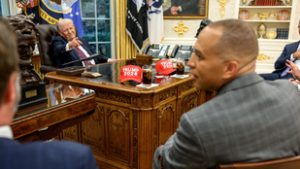 Trump megalázó fotóval gúnyolja a demokratákat a kormányzati leállás közepén