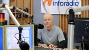 Hírek vélemények helyett: Isten éltessen, Inforádió!