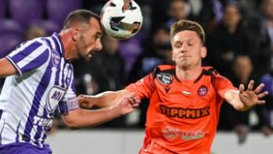 Olyan pechesen ütközött, hasi sérüléssel kórházba került az NB I-es futballista