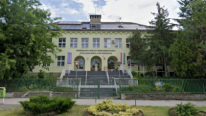 Üvegszilánkot találtak a paprikás krumpliban egy budapesti iskola menzáján