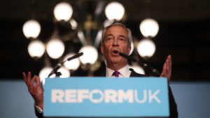 Történelmi átalakulás küszöbén: széthullhat a brit kétpártrendszer