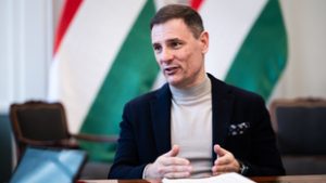 Bekeményít a kormány: új módszerrel kobozná el a vagyonokat