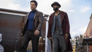 Vetkőztetik a nőket, próbálnak viccelődni, de vérlázítóan rossz lett Mark Wahlberg új akciófilmje