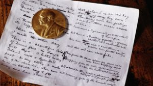 Minden jel arra mutat: magyar kapja idén a Nobel-díjat