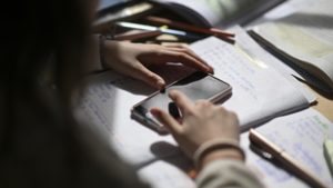 Kiderült, melyik EU-s ország lehet az első, amely betiltja a közösségi médiát a fiatalok számára