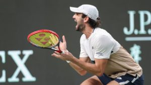 Unokatestvérét győzte le a döntőben, megszületett az év tenisz-sztorija