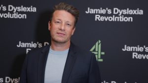 Terroristák célpontjává vált Jamie Oliver, gyújtogatással fenyegették az éttermét
