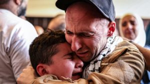 Kínzás, éheztetés és elszigetelés – újabb izraeli túszok tálaltak ki a Hamászról