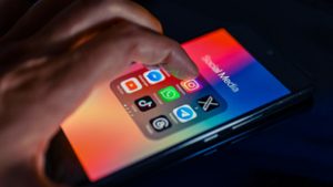 Szigorít az Instagram, új szabályozás lép életbe a fiatalok fiókjainál