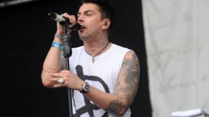 Szabadon engedhetik a nőt, aki a pedofil énekes rendelkezésére bocsátotta a saját gyerekét