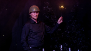 Kint időnként lőttek, az otthon falai között pedig előkerült az ital és a nadrágszíj