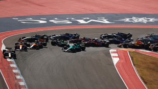 Ütközött a két McLaren, Verstappen nyerte a sprintfutamot Austinban