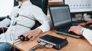 Hazugságvizsgálót vetnek be a Terrorelhárítási Központban