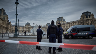 Egy friss jelentésből kiderült, mi tette lehetővé a Louvre kirablását