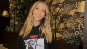 Szabó Zsófi Orbán Viktort ábrázoló, Pride of Hungary-s pulóverben közölte, jó oldalon áll