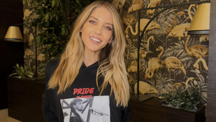 Szabó Zsófi Orbán Viktort ábrázoló, Pride of Hungary-s pulóverben közölte, jó oldalon áll