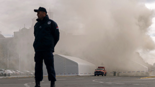 Egy 70 éves férfi lövöldözött a szerb parlamentnél, azt akarta, hogy a rendőrség megölje