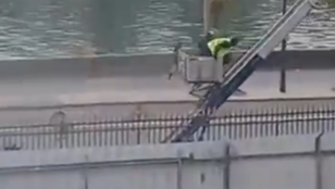Nyilvánosságra került az első felvétel, így menekültek a zsákmányukkal a Louvre kirablói