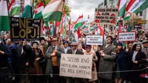 Orbán Viktor szabadságképe világos, Magyar Péteré egyelőre üres lap