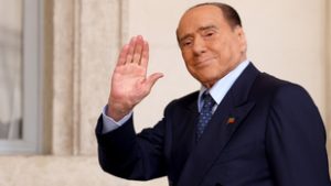 Évtizedek után végre pont került Silvio Berlusconi maffia-ügyének végére