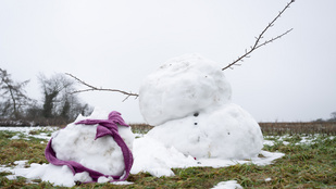 Kegyetlen randizási trend hódít: itt a hóemberezés