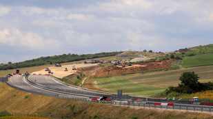 Feloldotta a Strabag kommunikációs tilalmát az ÉKM az M30-as ügyében