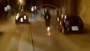 Villamossínen közlekedett egy rolleres, hatalmas esés lett a vége