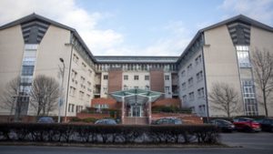 Az egészségügyi elemző szerint veszélyben a Szent Imre Kórház sürgősségi ellátása, a vezetőség cáfol